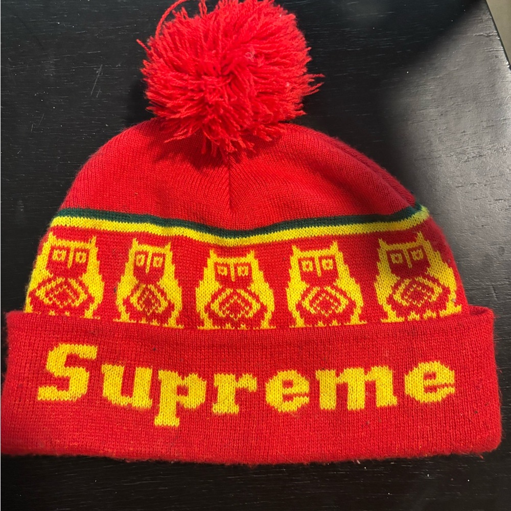 🐺💥🛍️Supreme Red & Yellow Pom Beanie💥🛍️🐺